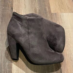 Women’s Gray Suede Ankle Boots Size 8